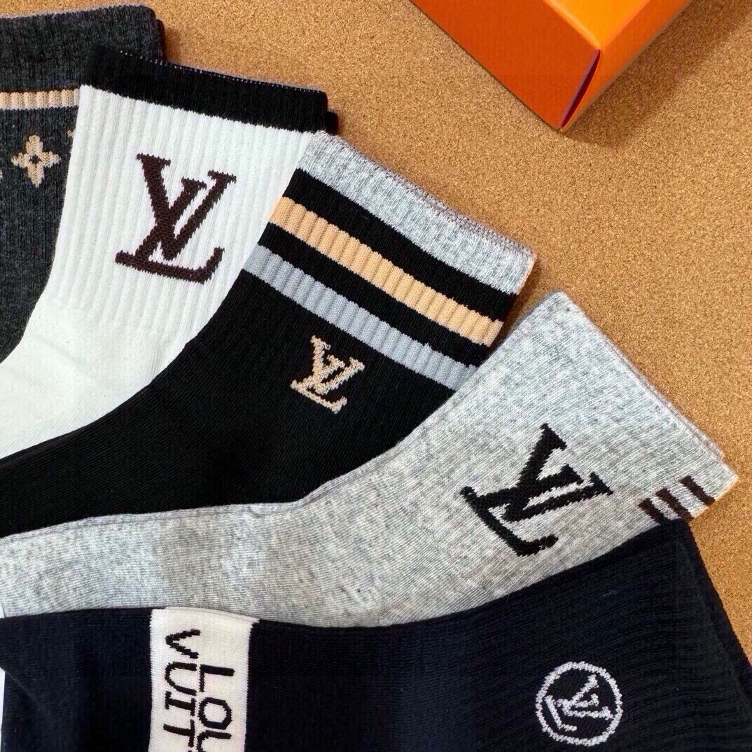 🆕Louis Vuitton · 路易威登❗️驴家新品男款袜子❗️【一盒五双】驴家经典logo，纯棉材质制造，透气舒适，