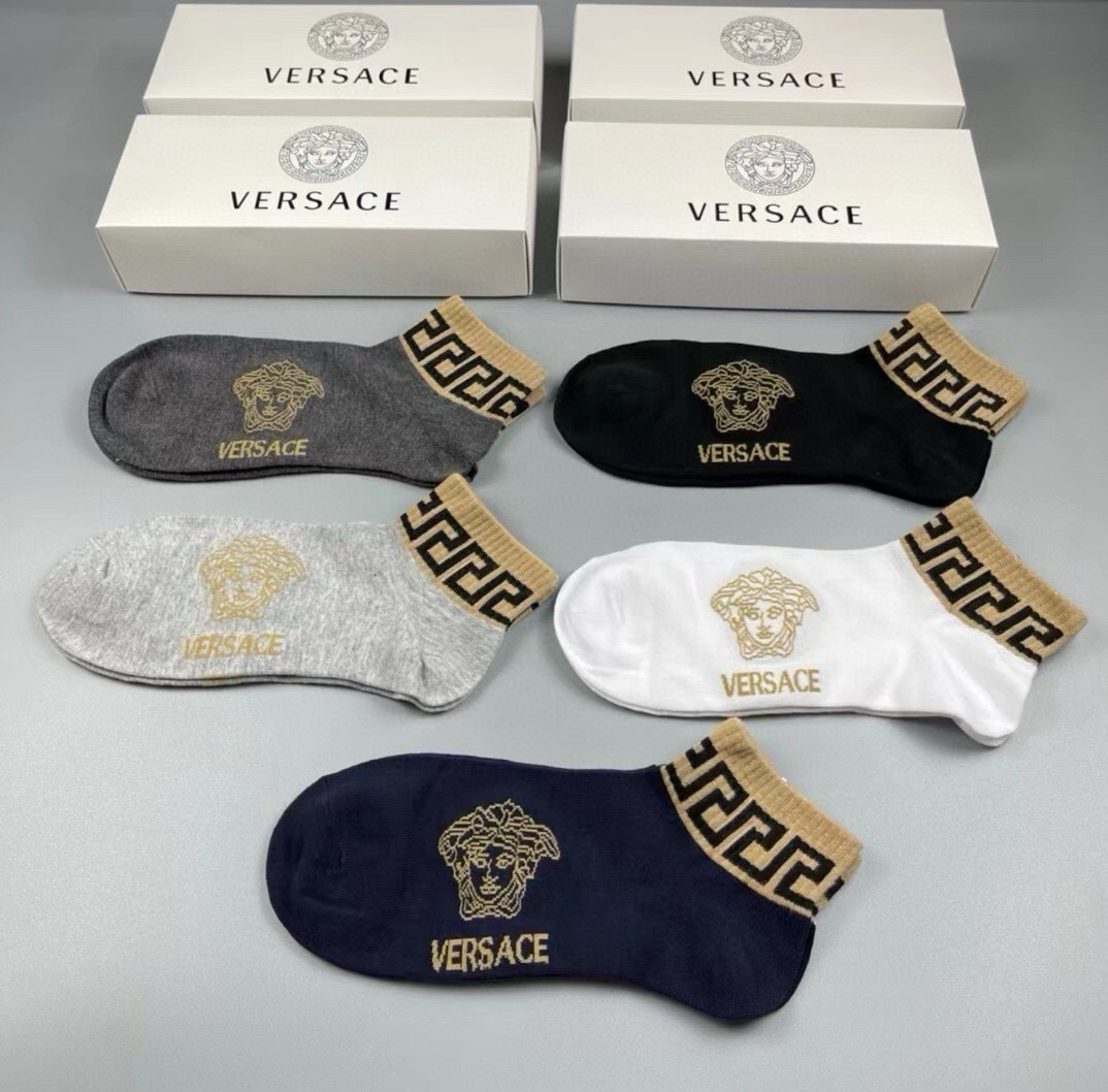 🆕Versace · 范思哲❗️新品男款袜子❗️【一盒五双】纯棉材质织造，超柔软舒适，提花经典美人头➕字母，完全彰显该品