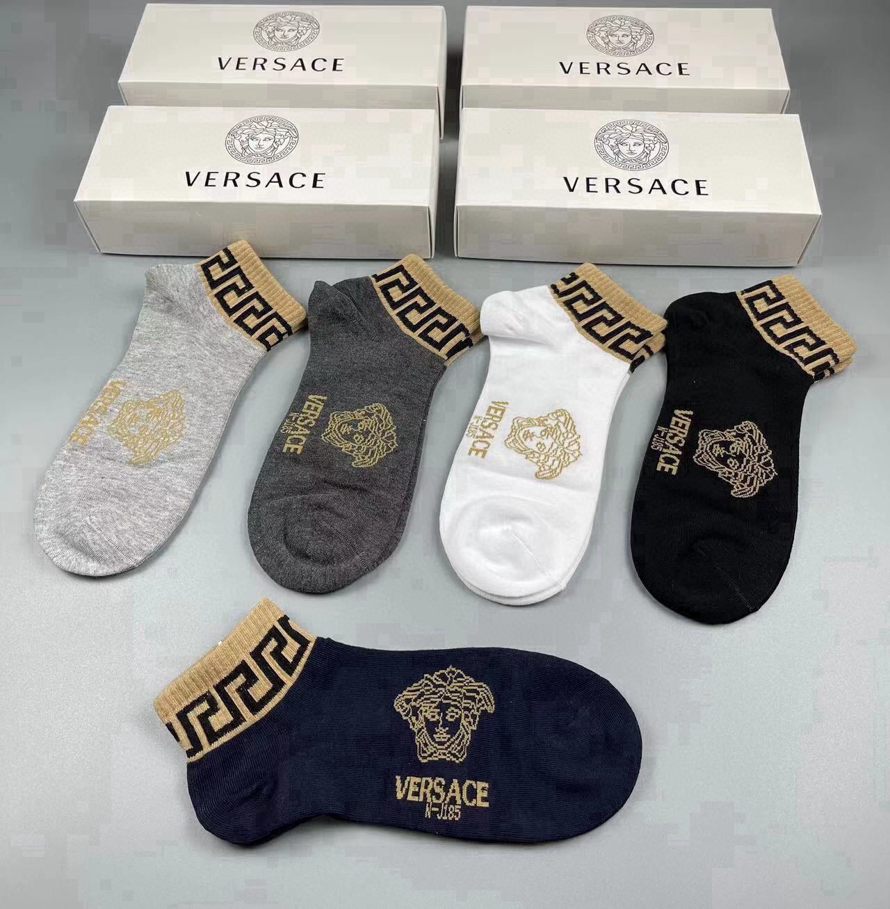 🆕Versace · 范思哲❗️新品男款袜子❗️【一盒五双】纯棉材质织造，超柔软舒适，提花经典美人头➕字母，完全彰显该品