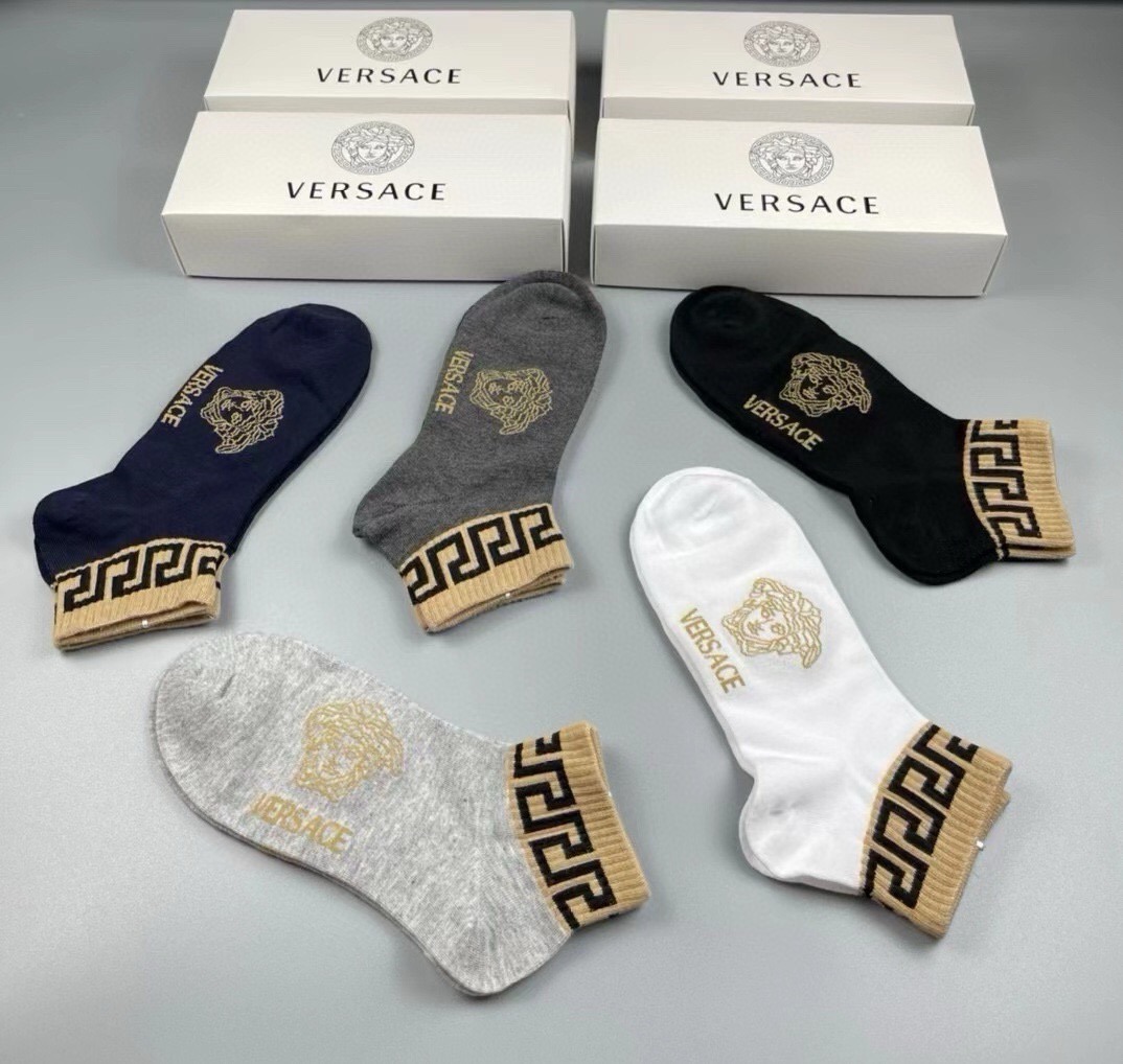 🆕Versace · 范思哲❗️新品男款袜子❗️【一盒五双】纯棉材质织造，超柔软舒适，提花经典美人头➕字母，完全彰显该品