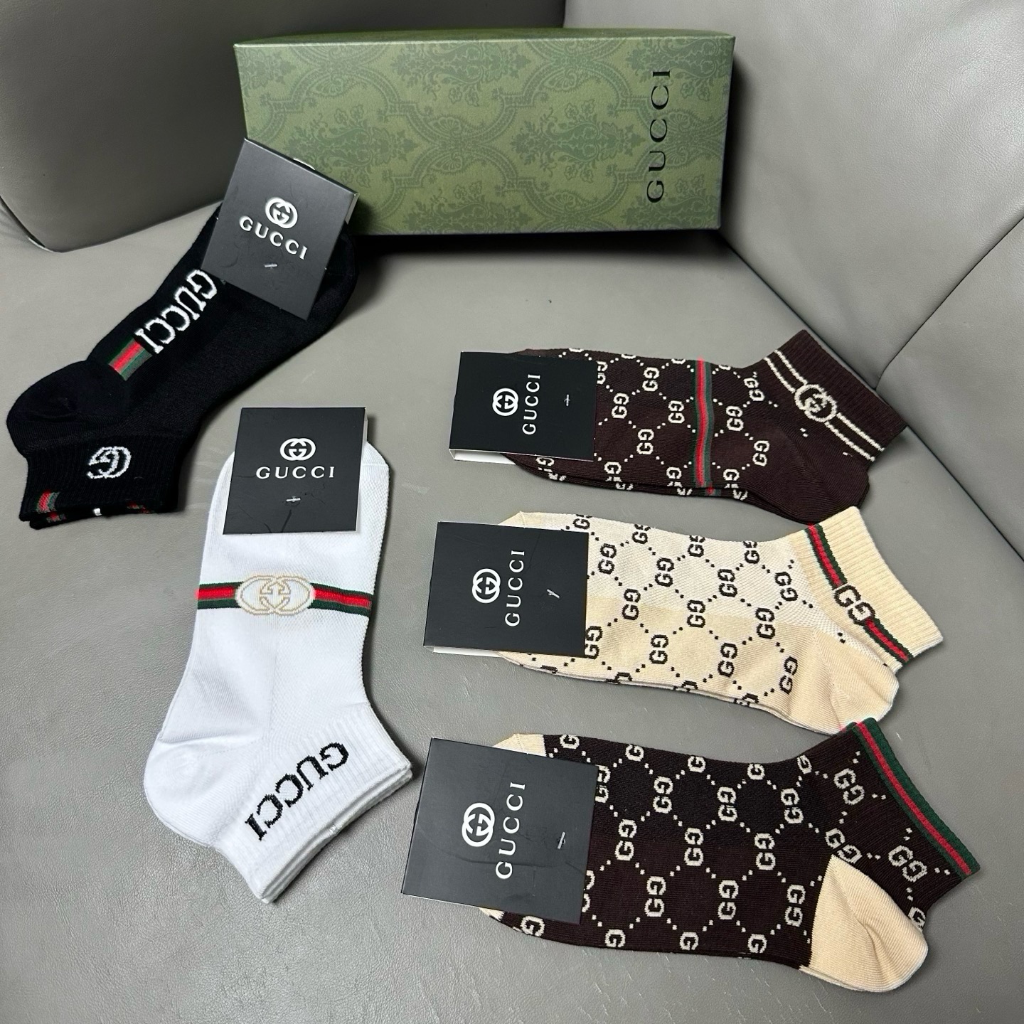 🆕Gucci · 古奇❗️G家新品袜子❗️【一盒五双】提花经典标志，超级nice，实物超漂亮，超火爆小单品，大牌出街，潮