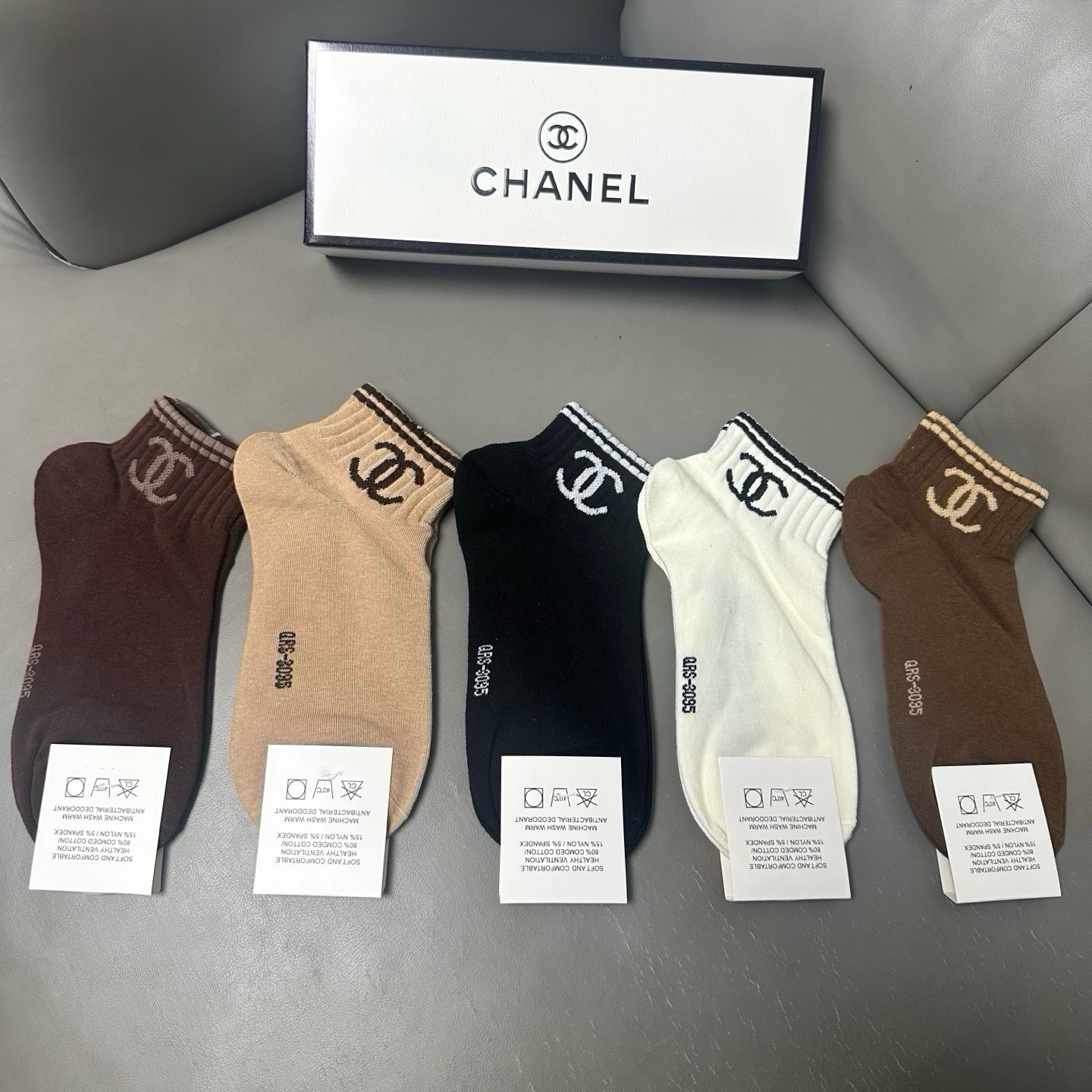🆕CHANEL · 香奈儿❗️小香新品女款袜子❗️【一盒五双】纯棉材质，柔软舒适透气，经典双C标识，炒鸡nice，大牌出