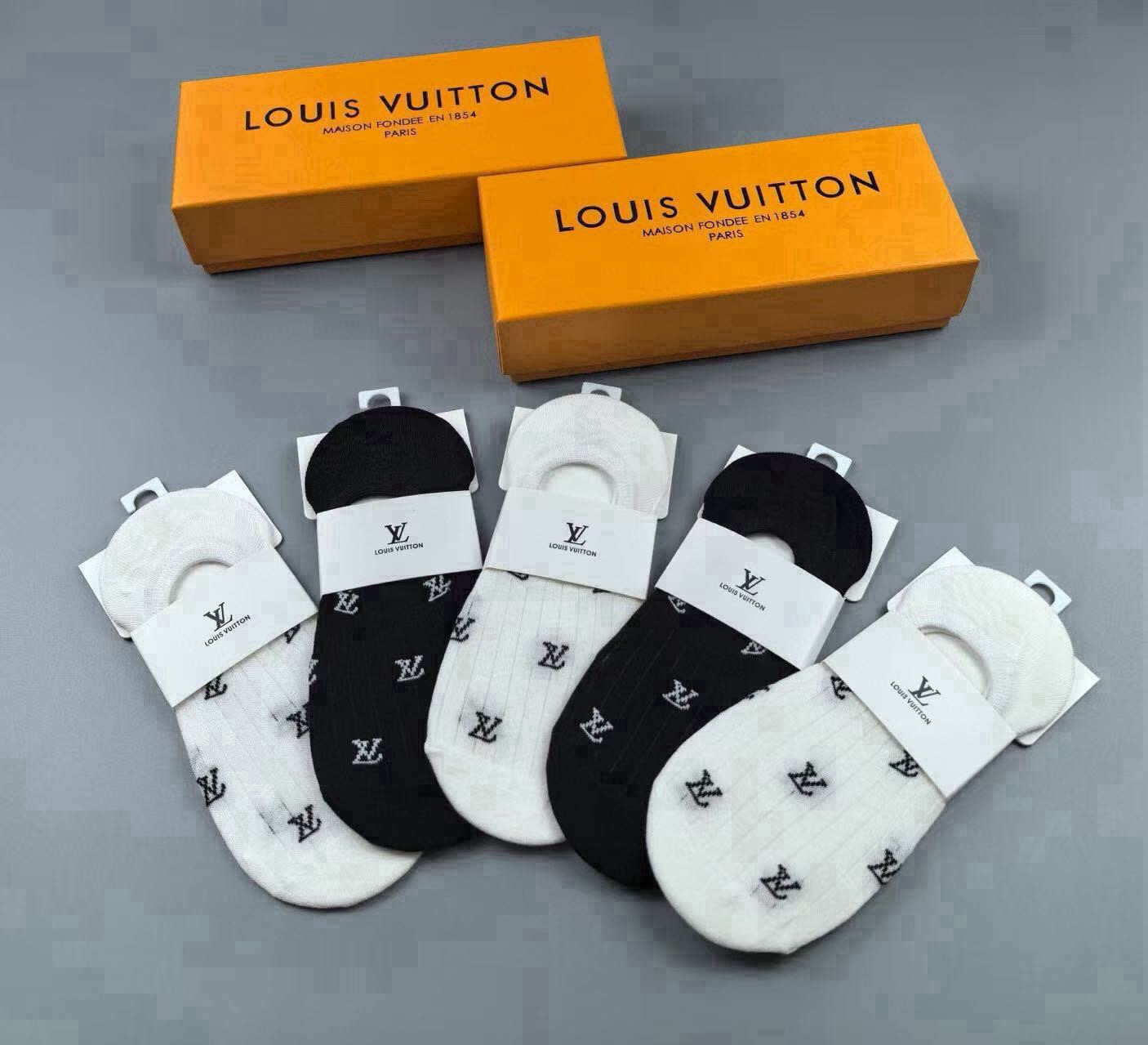 🆕Louis Vuitton · 路易威登❗️驴家新品女款隐形袜子❗【一盒五双】提花经典标志，纯棉材质，超舒适超美腻❗️