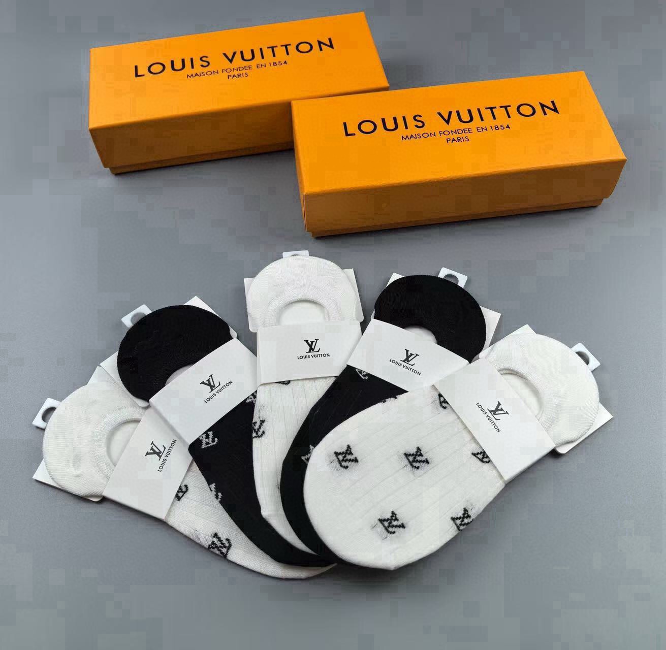 🆕Louis Vuitton · 路易威登❗️驴家新品女款隐形袜子❗【一盒五双】提花经典标志，纯棉材质，超舒适超美腻❗️
