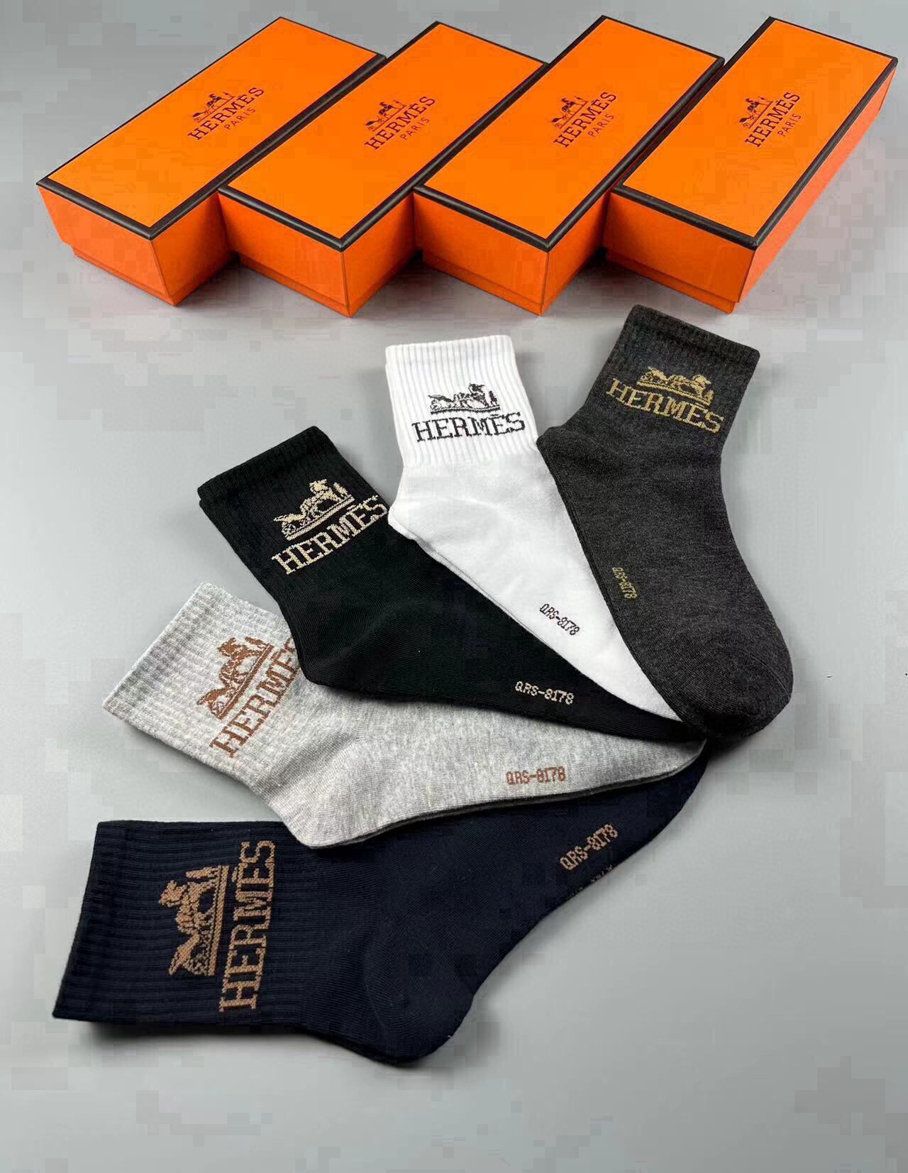 🆕Hermes · 爱马仕❗️大H新品男款春夏款袜子❗️【一盒五双】提花经典马车标志，纯棉材质制造，透气舒适，超级nic
