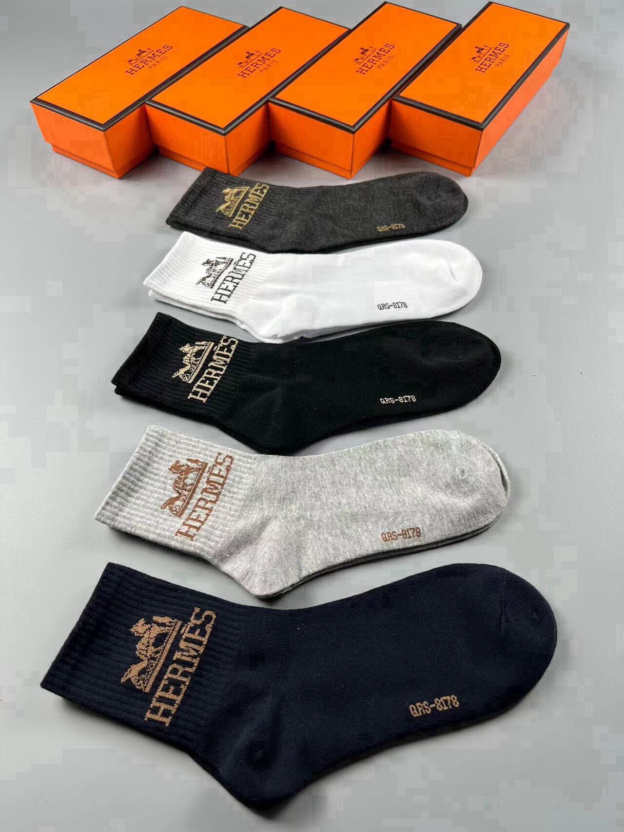 🆕Hermes · 爱马仕❗️大H新品男款春夏款袜子❗️【一盒五双】提花经典马车标志，纯棉材质制造，透气舒适，超级nic
