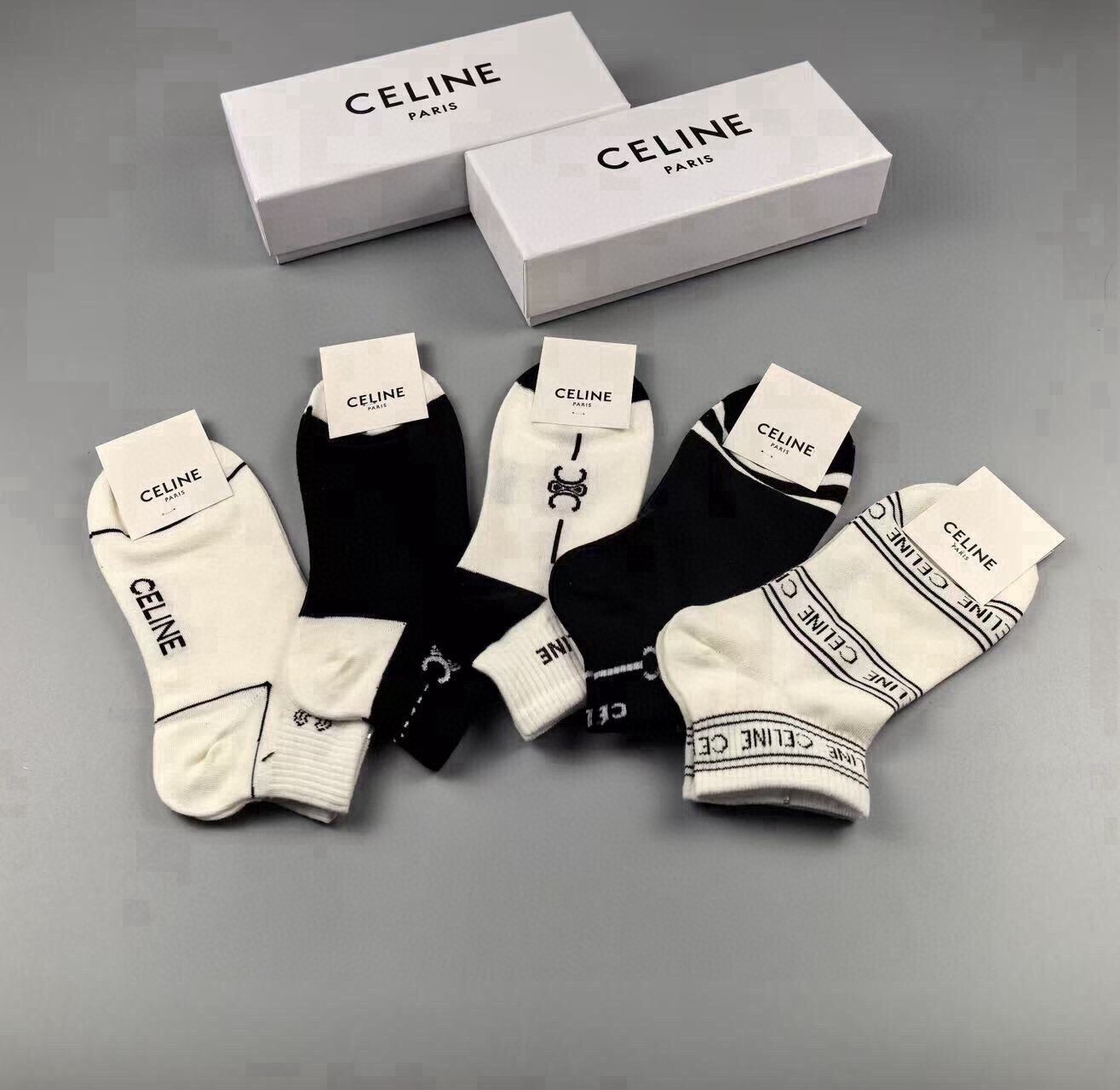 🆕CELINE · 赛琳❗️新品女款短袜子【一盒五双】提花经典标志，纯棉材质制造，透气舒适，超级nice❗️超火爆小单品