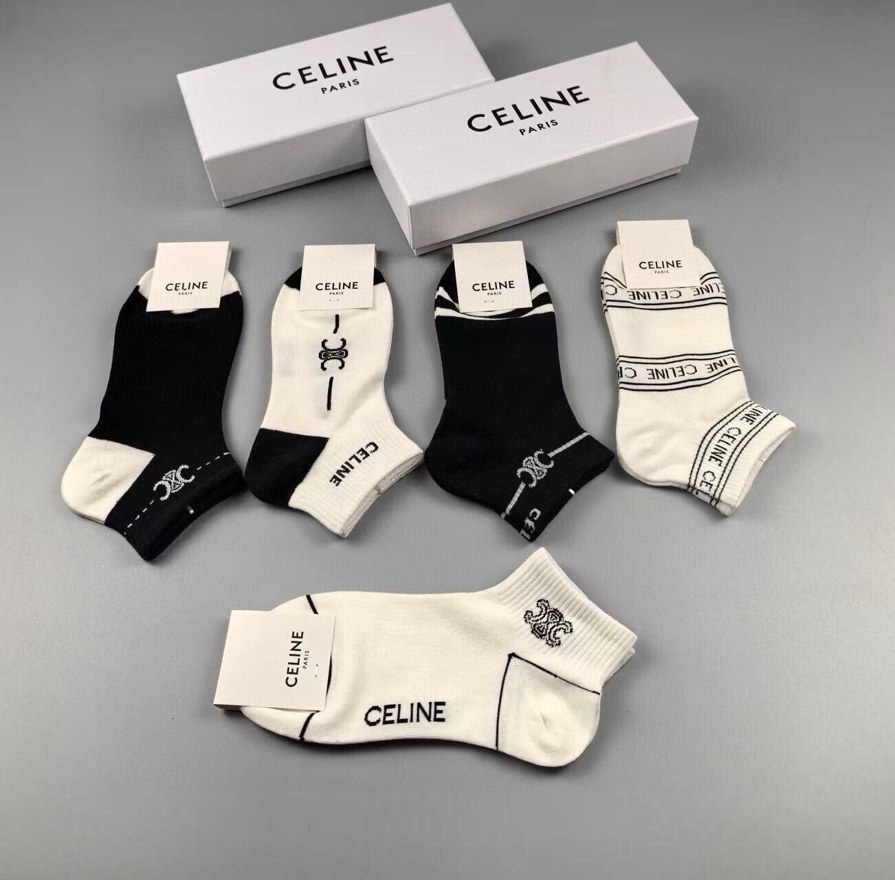 🆕CELINE · 赛琳❗️新品女款短袜子【一盒五双】提花经典标志，纯棉材质制造，透气舒适，超级nice❗️超火爆小单品