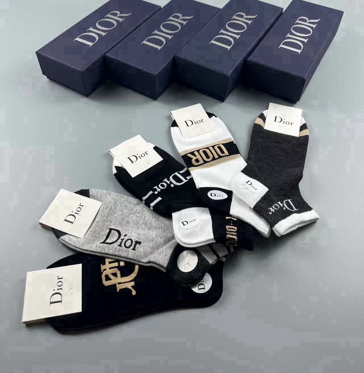 🆕Dior · 迪奥❗️D家新品男款袜子❗️【一盒五双】提花品牌logo，简单大气，实物超漂亮，经超火爆小单品，大牌出街