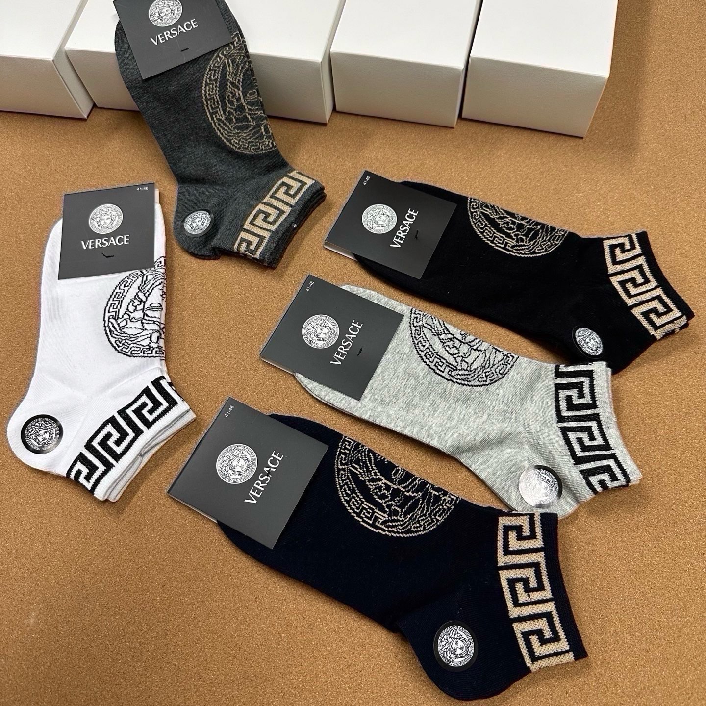 🆕Versace · 范思哲❗️新品男款袜子❗️【一盒五双】纯棉材质织造，超柔软舒适，提花经典logo，ins超火爆小单