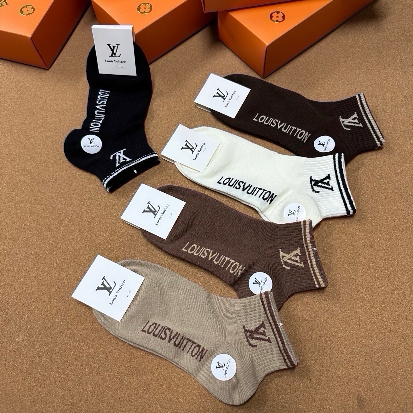 🆕Louis Vuitton · 路易威登❗️驴家新品女款袜子❗️【一盒五双】提花驴家经典logo，纯棉材质制造，透气舒