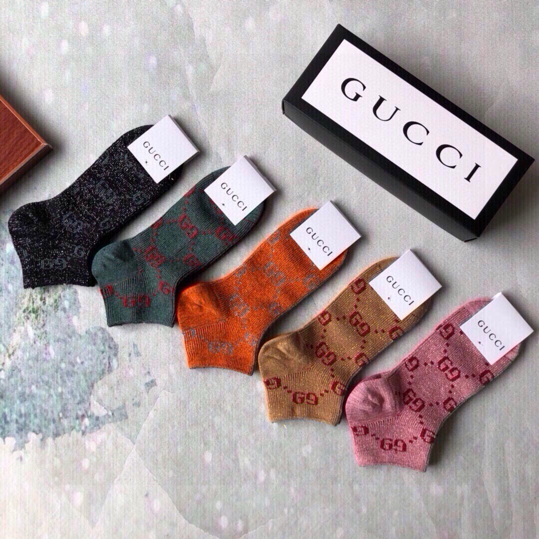 🆕Gucci · 古奇❗️超级经典短款袜子❗️【一盒五双】G家专柜一直在售的经典款，双针双路纯棉织造，加上闪闪金丝线，实
