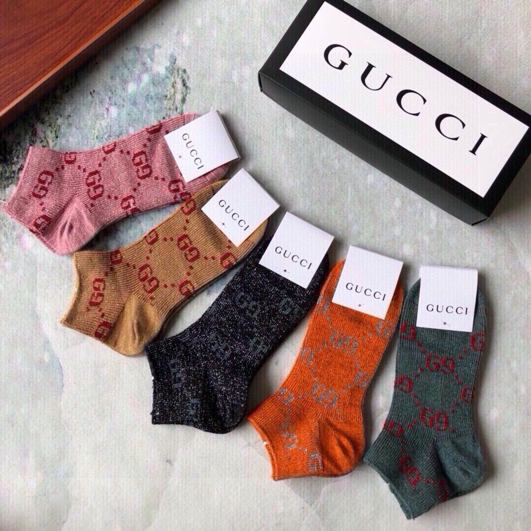 🆕Gucci · 古奇❗️超级经典短款袜子❗️【一盒五双】G家专柜一直在售的经典款，双针双路纯棉织造，加上闪闪金丝线，实