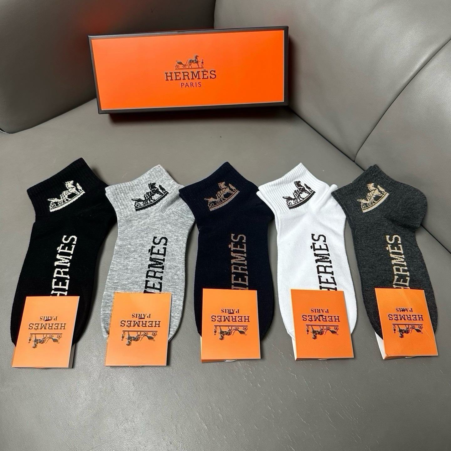 🆕Hermes · 爱马仕❗️大H新品男款春夏款袜子❗️【一盒五双】提花经典标志，纯棉材质制造，透气舒适，超级nice❗
