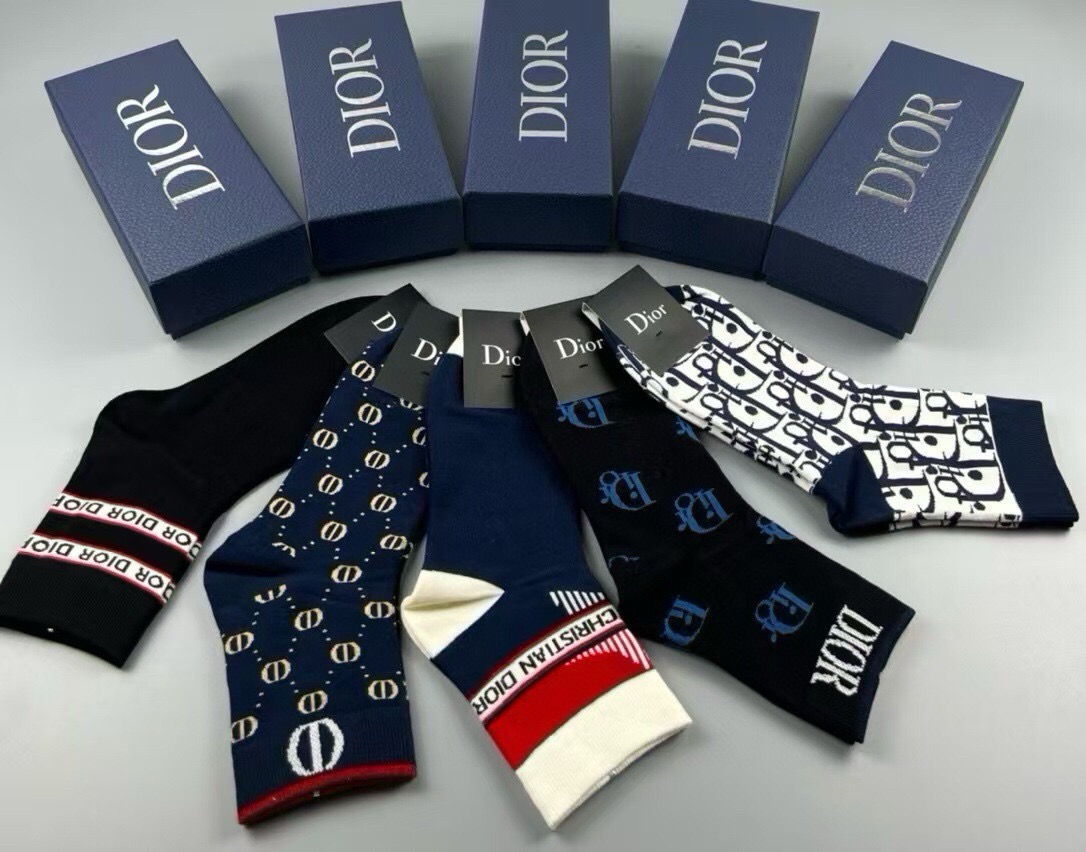 🆕Dior · 迪奥❗️D家新品男款袜子❗️【一盒五双】提花品牌logo，简单大气，实物超漂亮，经超火爆小单品，大牌出街