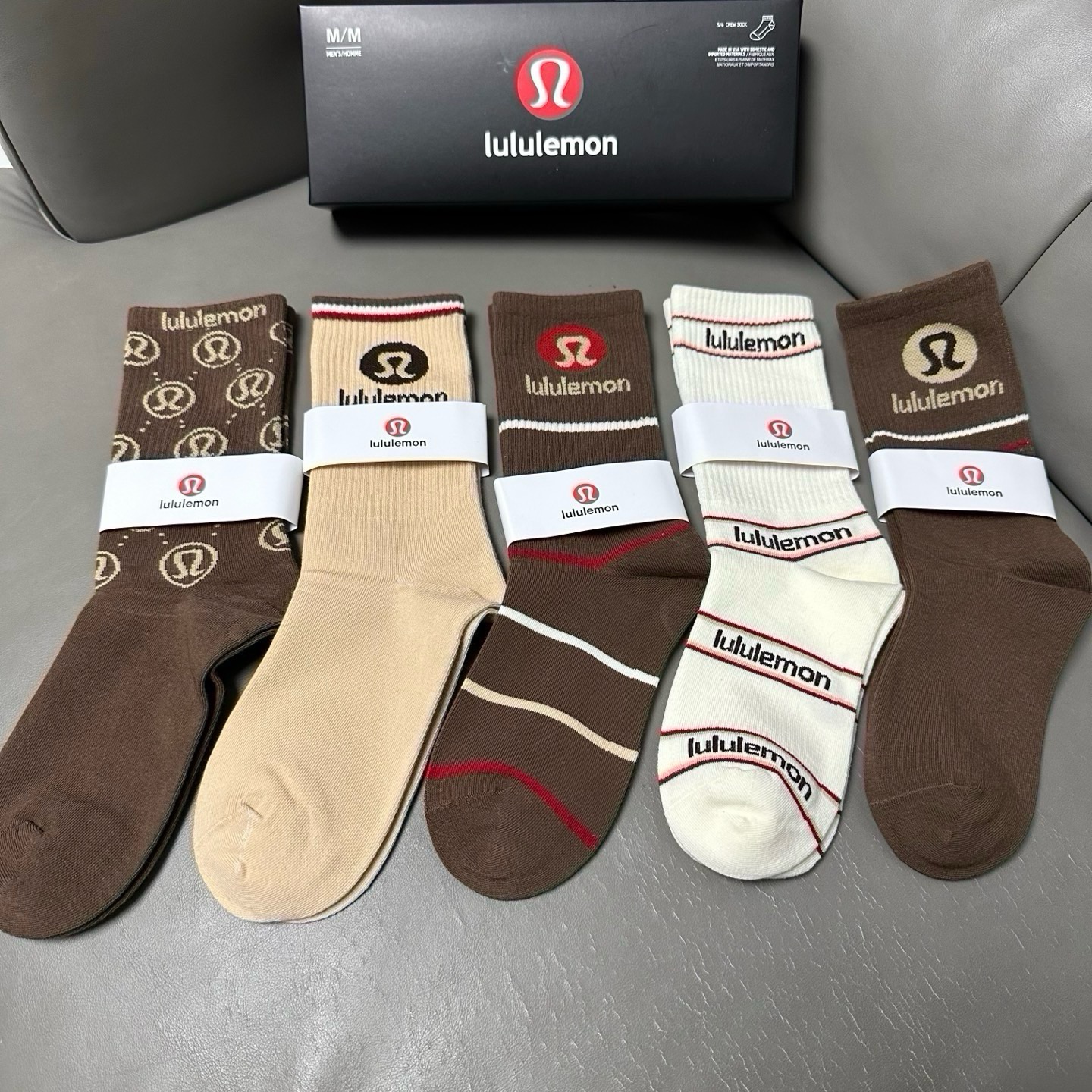 🆕Lululemon · 露露❗️露露新品女款袜子❗️【一盒五双】提花经典标志，纯棉材质制造，透气舒适，超级nice❗️