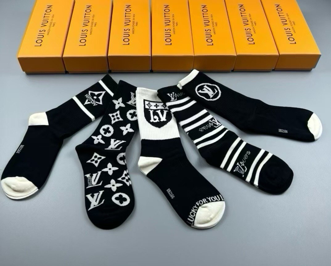 🆕Louis Vuitton · 路易威登❗️驴家新品高筒袜子❗️【一盒五双】纯棉材质，提花经典标志，柔软舒适透气，提花