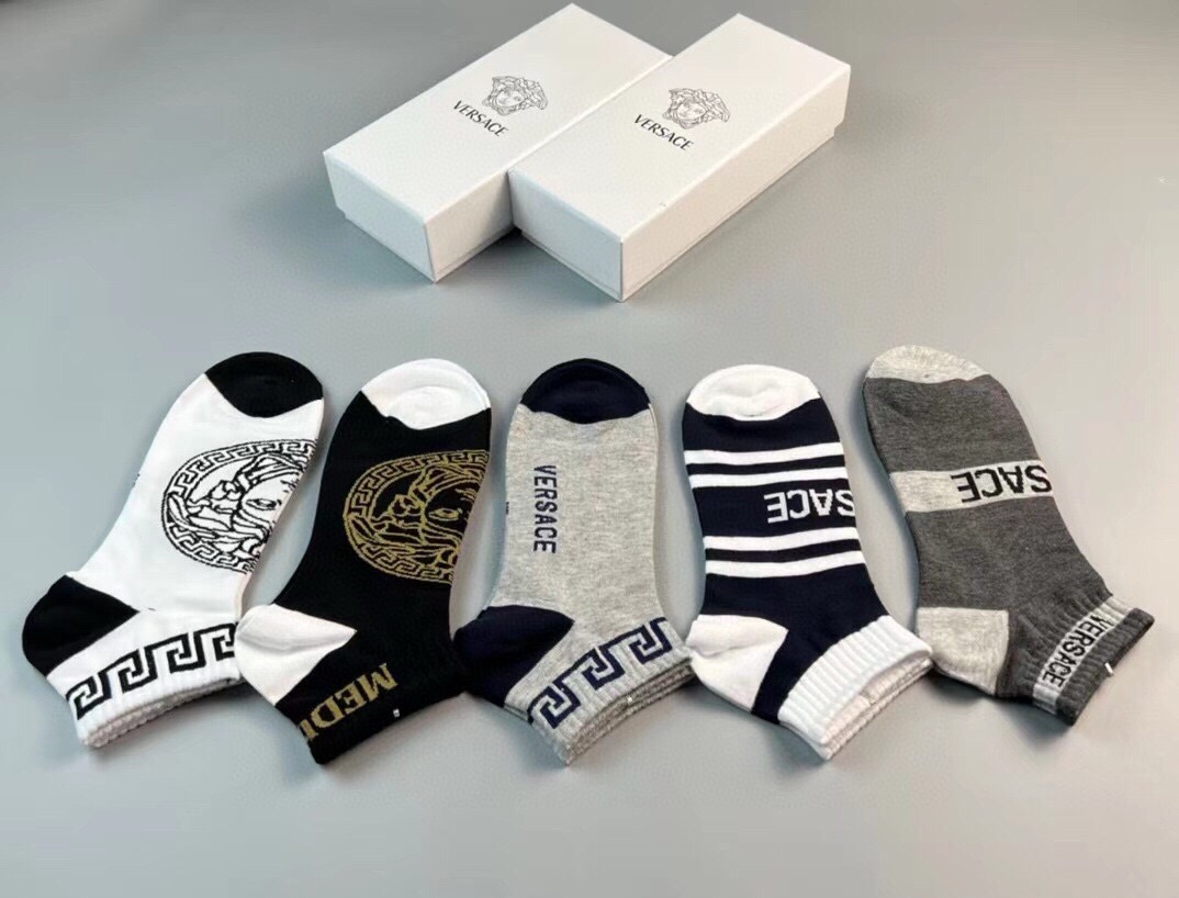 🆕Versace · 范思哲❗️新品男款袜子❗️【一盒五双】纯棉材质织造，超柔软舒适，提花经典美人头➕字母，完全彰显该品