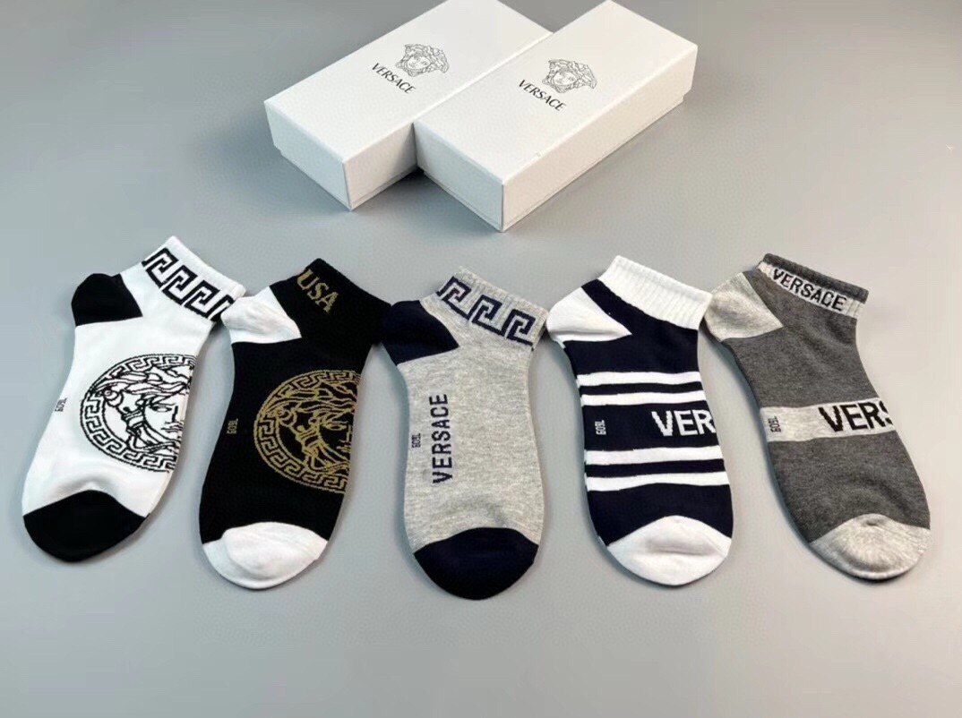 🆕Versace · 范思哲❗️新品男款袜子❗️【一盒五双】纯棉材质织造，超柔软舒适，提花经典美人头➕字母，完全彰显该品