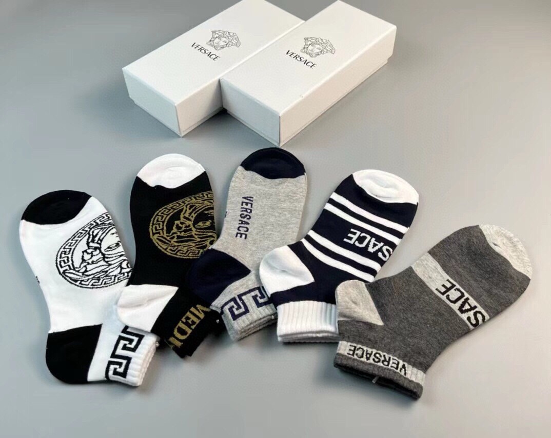 🆕Versace · 范思哲❗️新品男款袜子❗️【一盒五双】纯棉材质织造，超柔软舒适，提花经典美人头➕字母，完全彰显该品