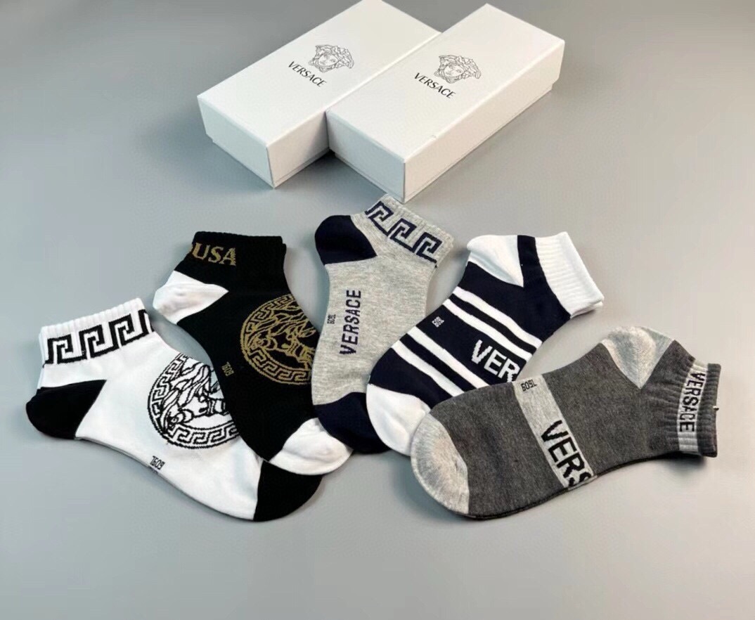 🆕Versace · 范思哲❗️新品男款袜子❗️【一盒五双】纯棉材质织造，超柔软舒适，提花经典美人头➕字母，完全彰显该品