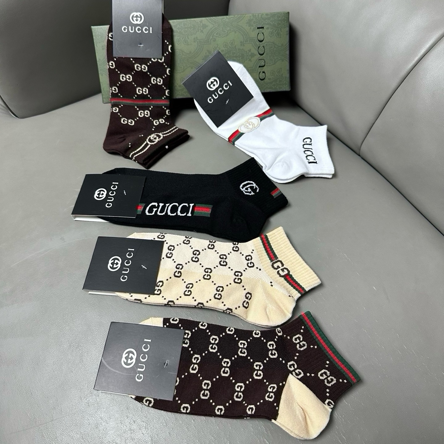 🆕Gucci · 古奇❗️G家新品袜子❗️【一盒五双】提花经典标志，超级nice，实物超漂亮，超火爆小单品，大牌出街，潮