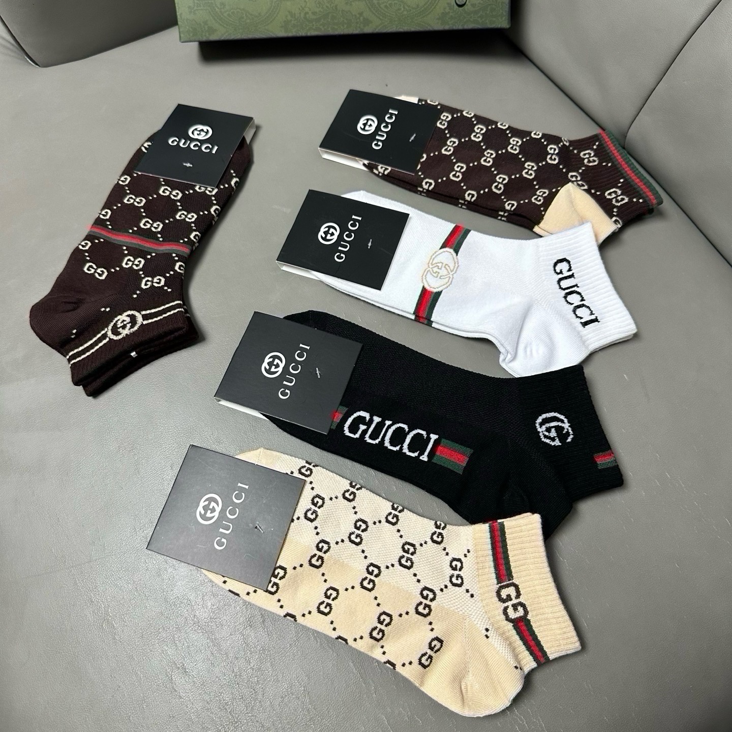 🆕Gucci · 古奇❗️G家新品袜子❗️【一盒五双】提花经典标志，超级nice，实物超漂亮，超火爆小单品，大牌出街，潮