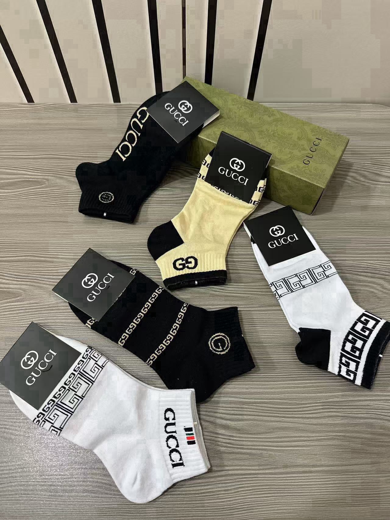 🆕Gucci · 古奇❗️G家新品短袜❗️【一盒五双】提花经典标志，超级nice，实物超漂亮，超火爆小单品，大牌出街，潮