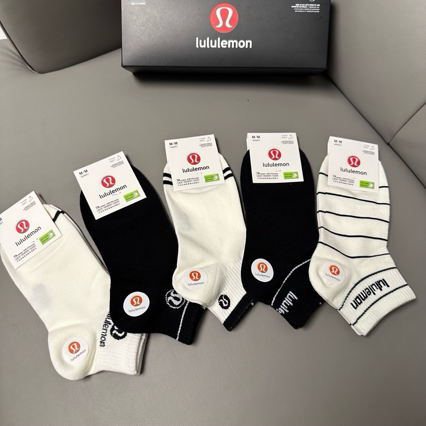 🆕Lululemon · 露露❗️露露新品袜子❗️【一盒五双】提花经典标志，纯棉材质制造，透气舒适，超级nice❗️超火