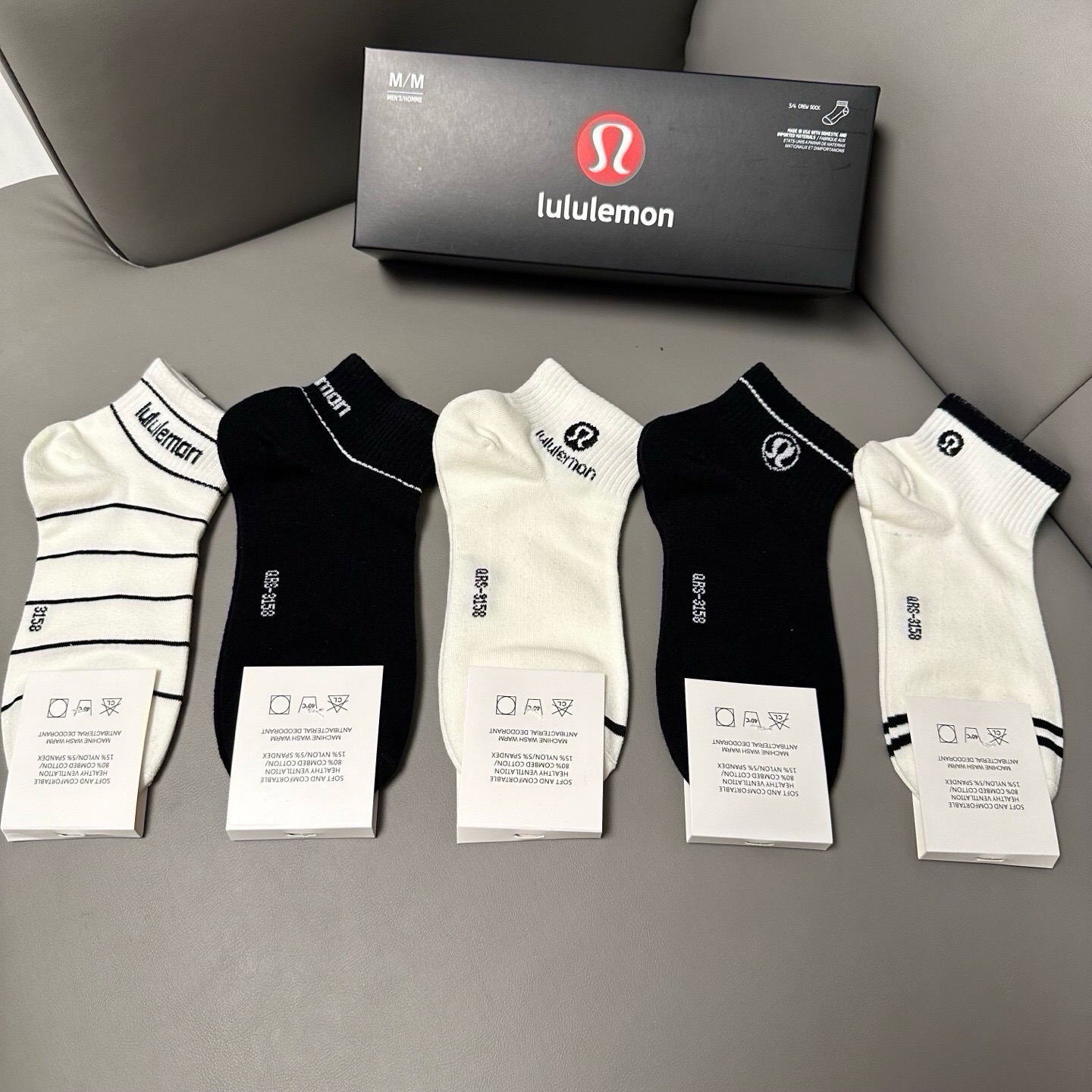 🆕Lululemon · 露露❗️露露新品袜子❗️【一盒五双】提花经典标志，纯棉材质制造，透气舒适，超级nice❗️超火