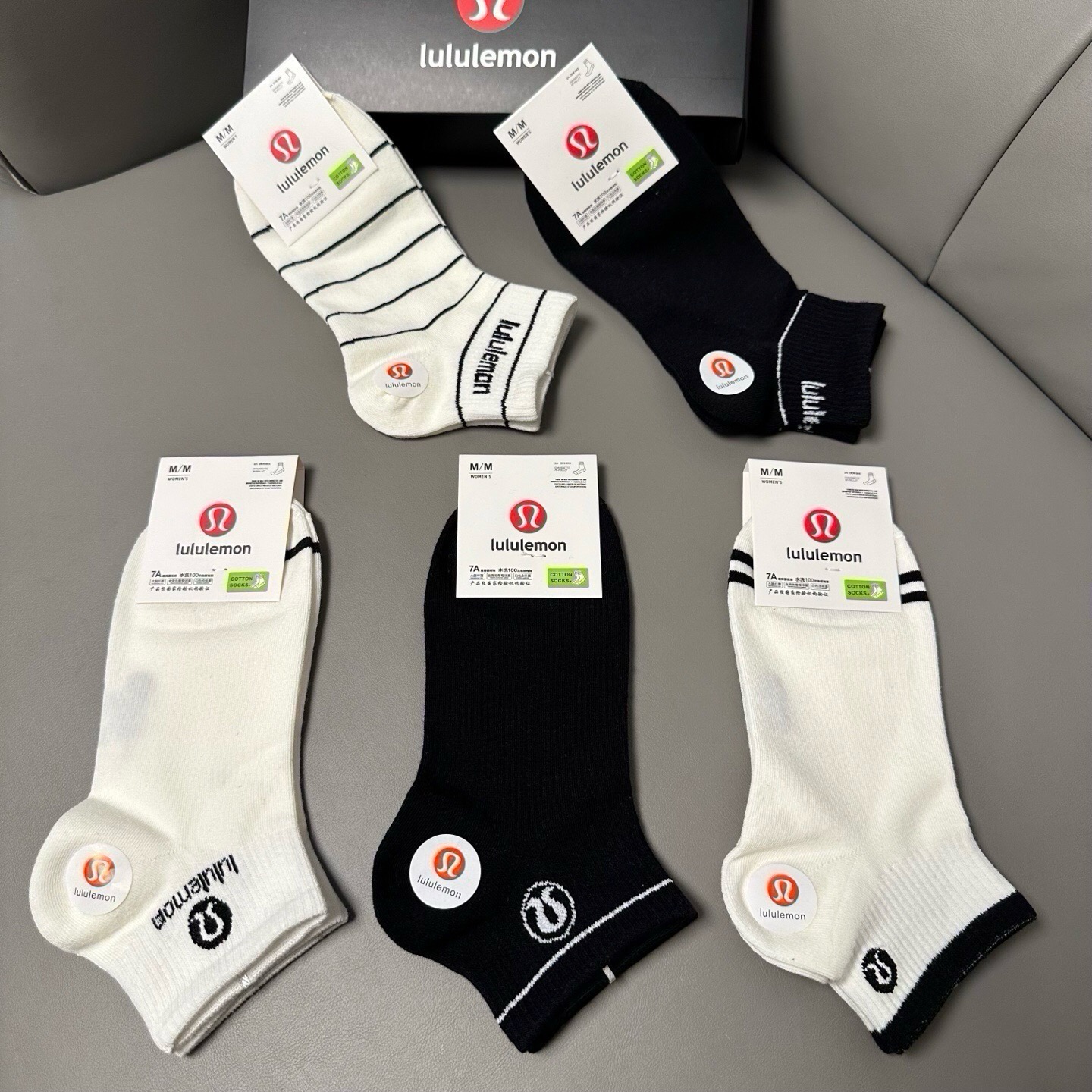 🆕Lululemon · 露露❗️露露新品袜子❗️【一盒五双】提花经典标志，纯棉材质制造，透气舒适，超级nice❗️超火