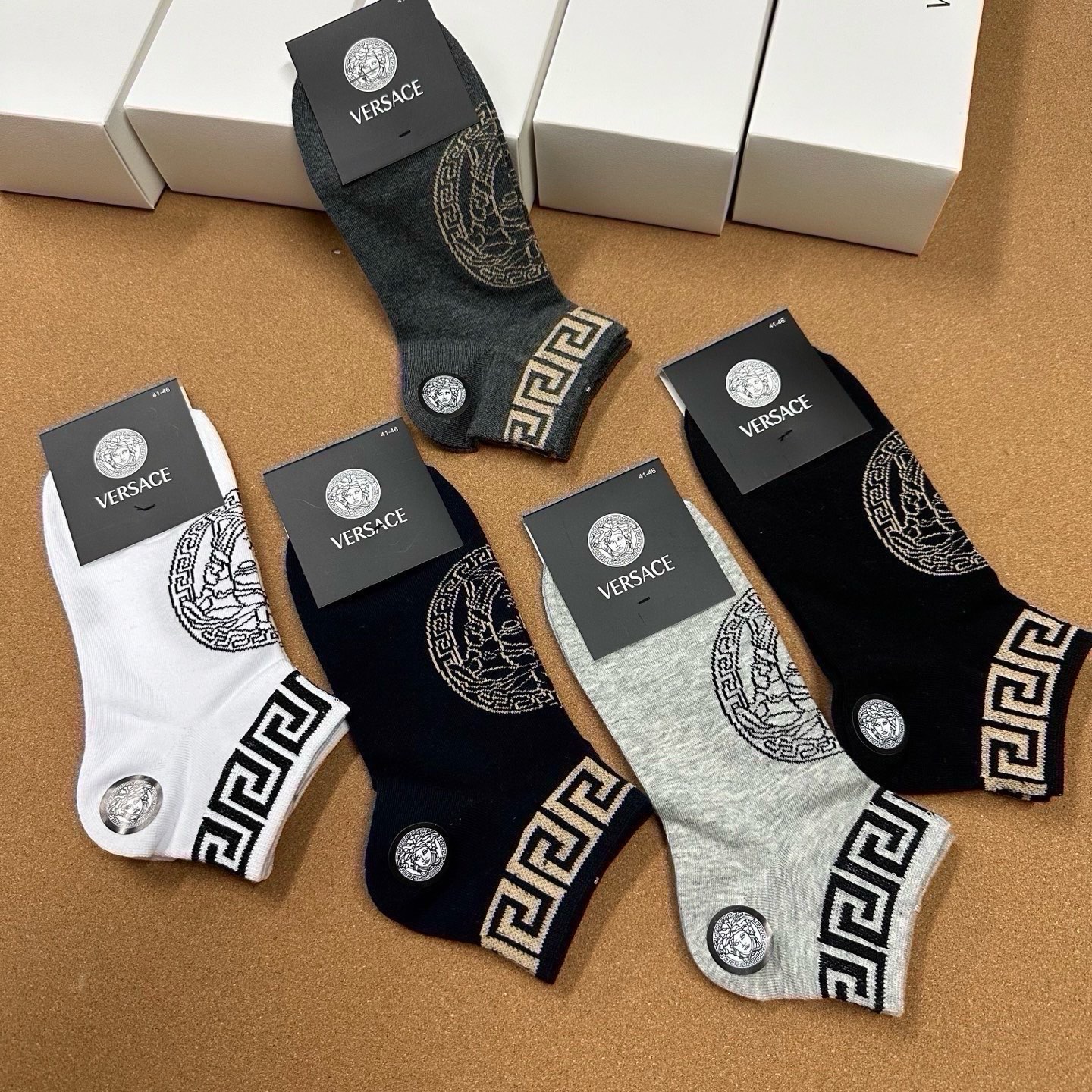 🆕Versace · 范思哲❗️新品男款袜子❗️【一盒五双】纯棉材质织造，超柔软舒适，提花经典logo，ins超火爆小单
