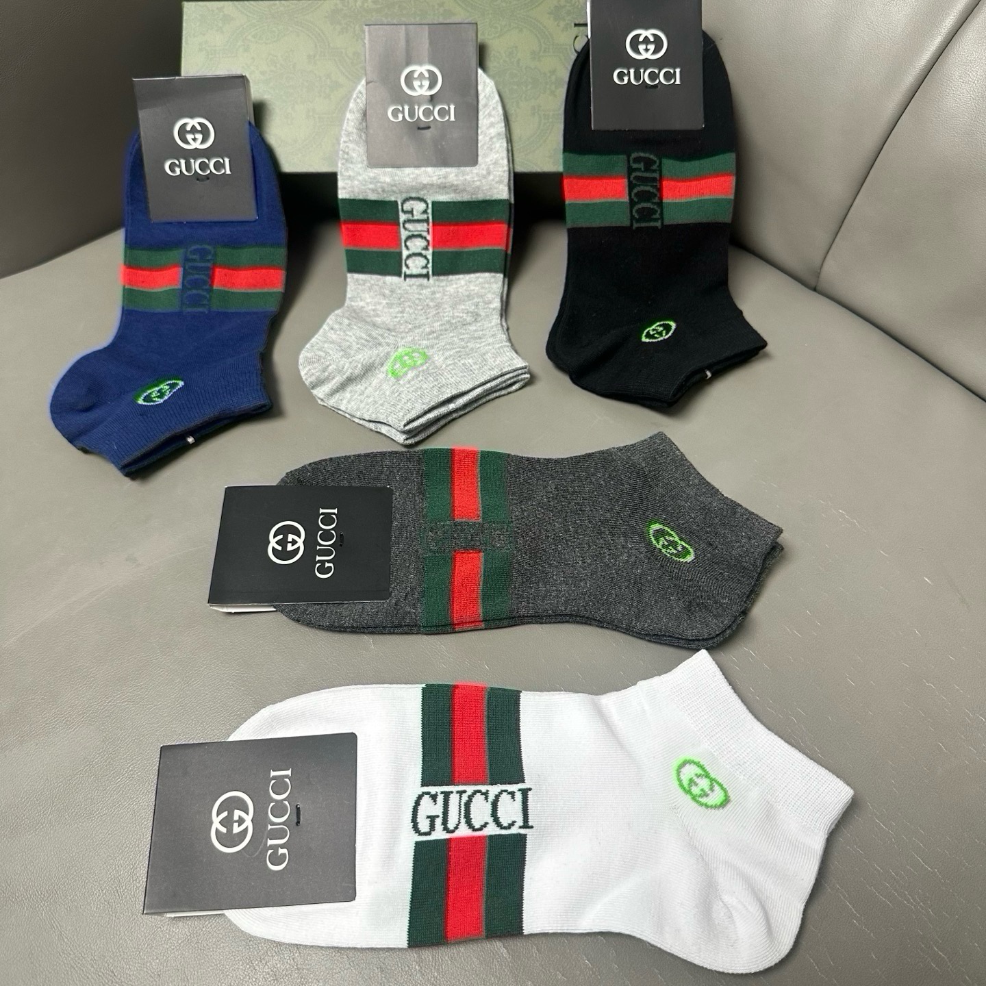 🆕Gucci · 古奇❗️G家新品男款袜子❗️【一盒五双】提花经典标志，超级nice，实物超漂亮，超火爆小单品，大牌出街
