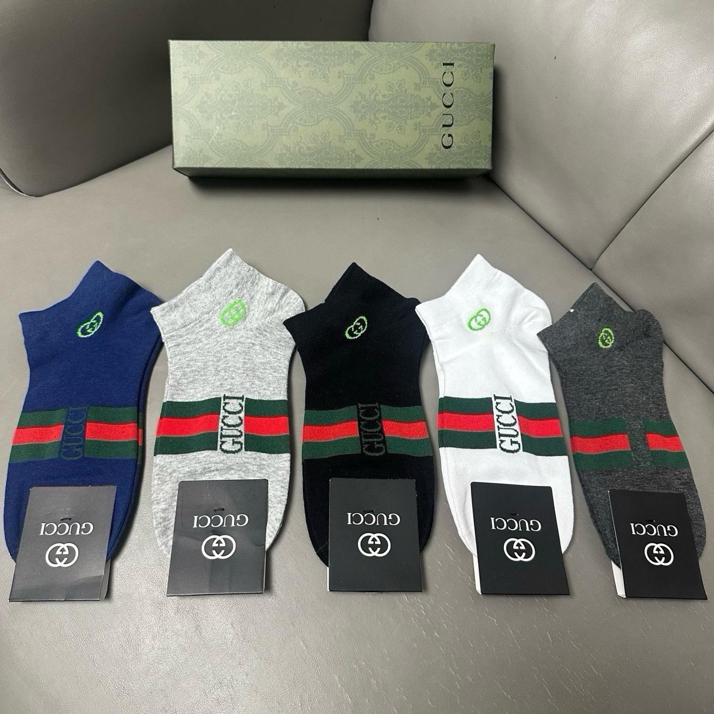 🆕Gucci · 古奇❗️G家新品男款袜子❗️【一盒五双】提花经典标志，超级nice，实物超漂亮，超火爆小单品，大牌出街