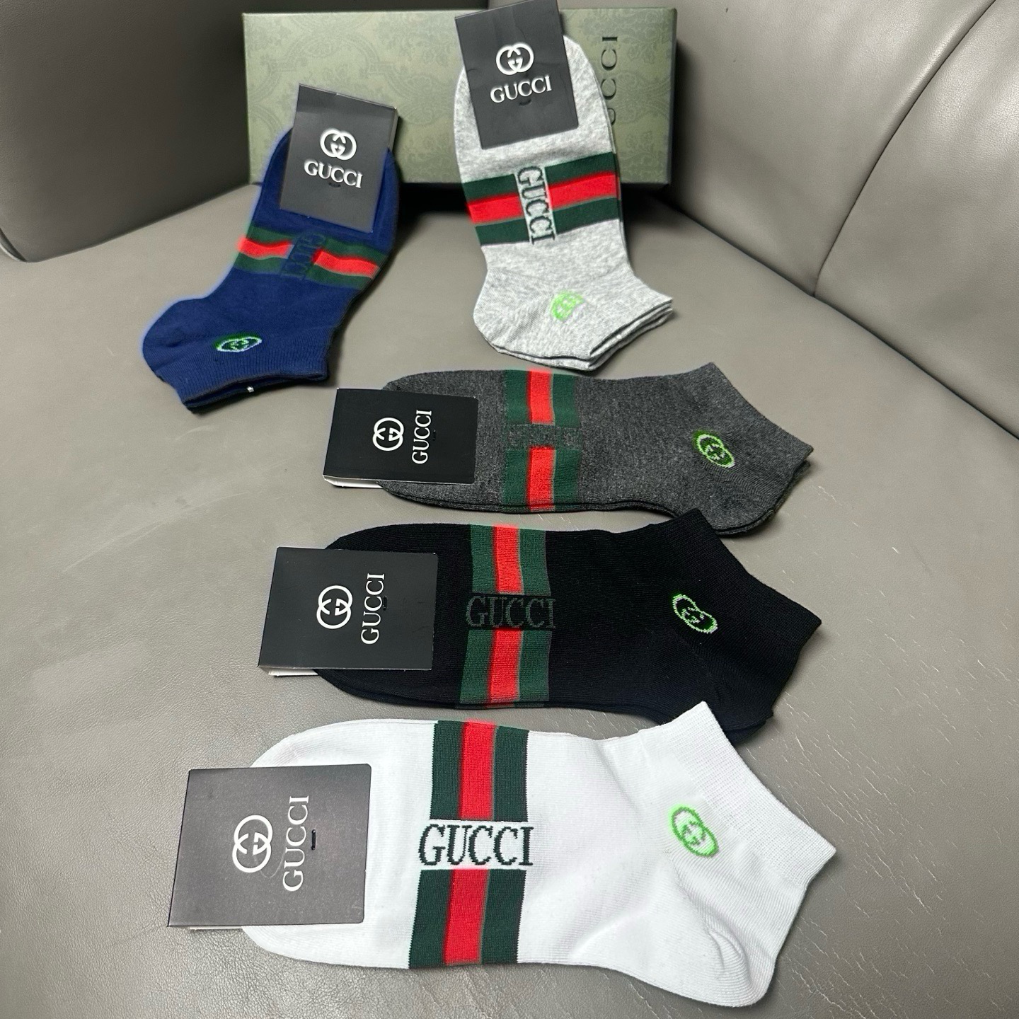 🆕Gucci · 古奇❗️G家新品男款袜子❗️【一盒五双】提花经典标志，超级nice，实物超漂亮，超火爆小单品，大牌出街