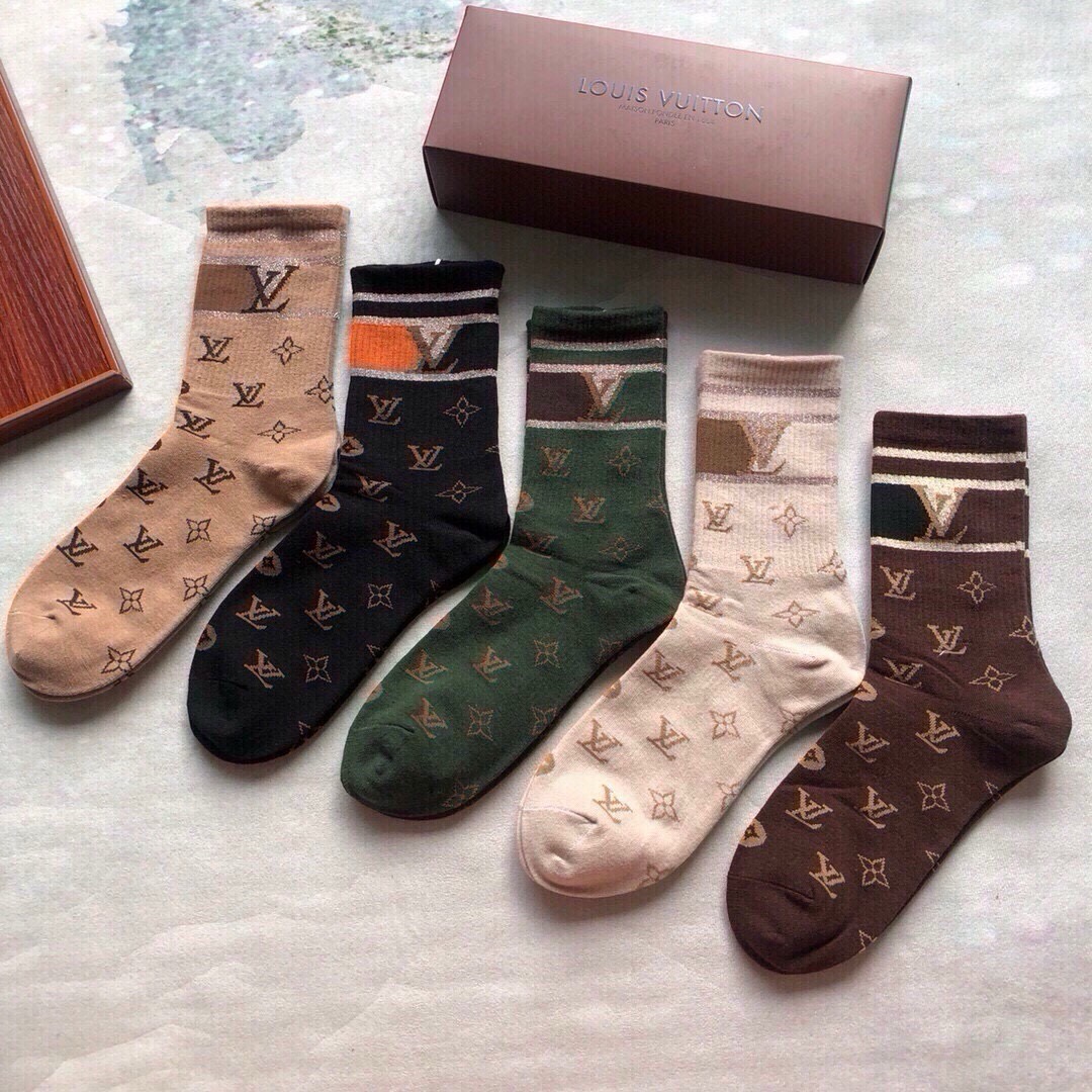 🆕Louis Vuitton · 路易威登❗️驴家新品女款中筒袜子❗️【一盒五双】纯棉材质，柔软舒适透气，罗口提花经典标