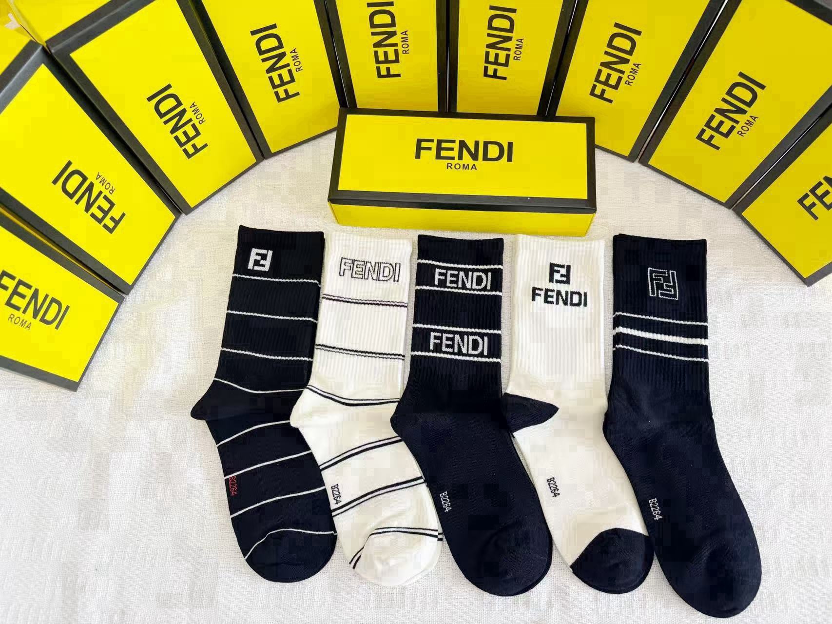 🆕FENDI · 芬迪❗️FF新品长筒袜子❗️【一盒五双】超级经典的双F标志，纯棉材质制造，透气舒适，超级nice❗️超