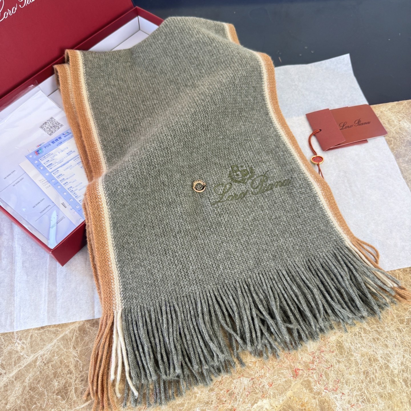 🆕Loro Piana · 诺悠翩雅秋冬新品羊绒针织围巾！出口尾单，客供顶级纱线！这款织法比较难，又很费纱线，工艺难度非