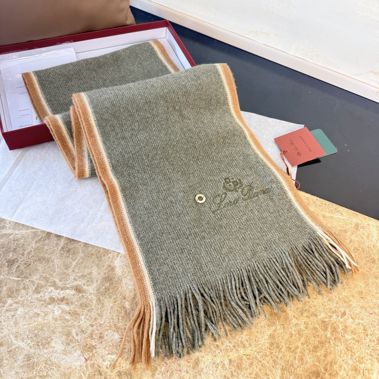 🆕Loro Piana · 诺悠翩雅秋冬新品羊绒针织围巾！出口尾单，客供顶级纱线！这款织法比较难，又很费纱线，工艺难度非