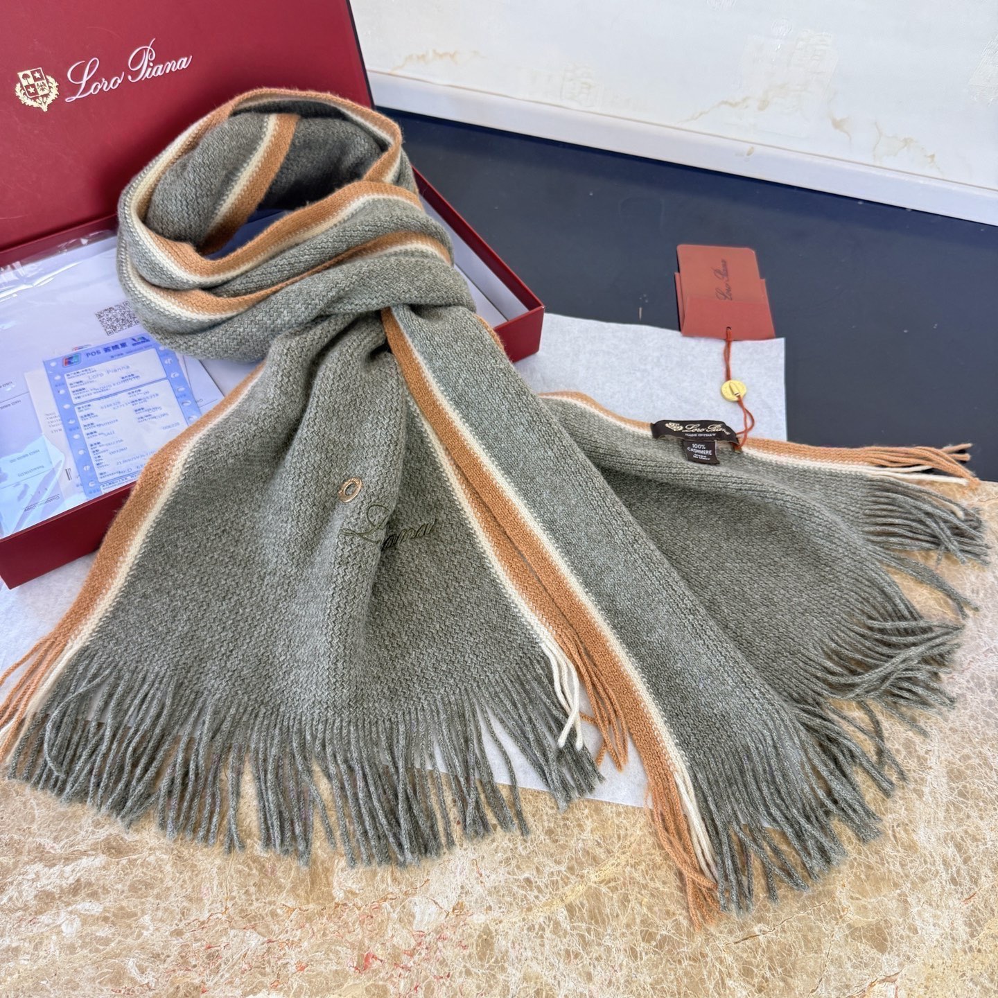 🆕Loro Piana · 诺悠翩雅秋冬新品羊绒针织围巾！出口尾单，客供顶级纱线！这款织法比较难，又很费纱线，工艺难度非
