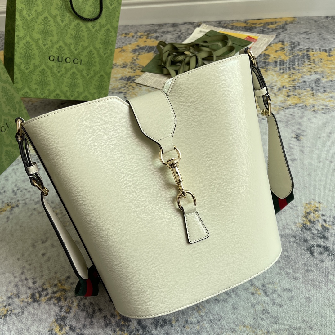 [發]550。  GUCCI新款专柜品质，顶级原单货，实物实拍！款号782904白皮🎈🎈🎈尺寸：宽25.5X高28X侧宽16.5，🎉🎉🎉出货啦！