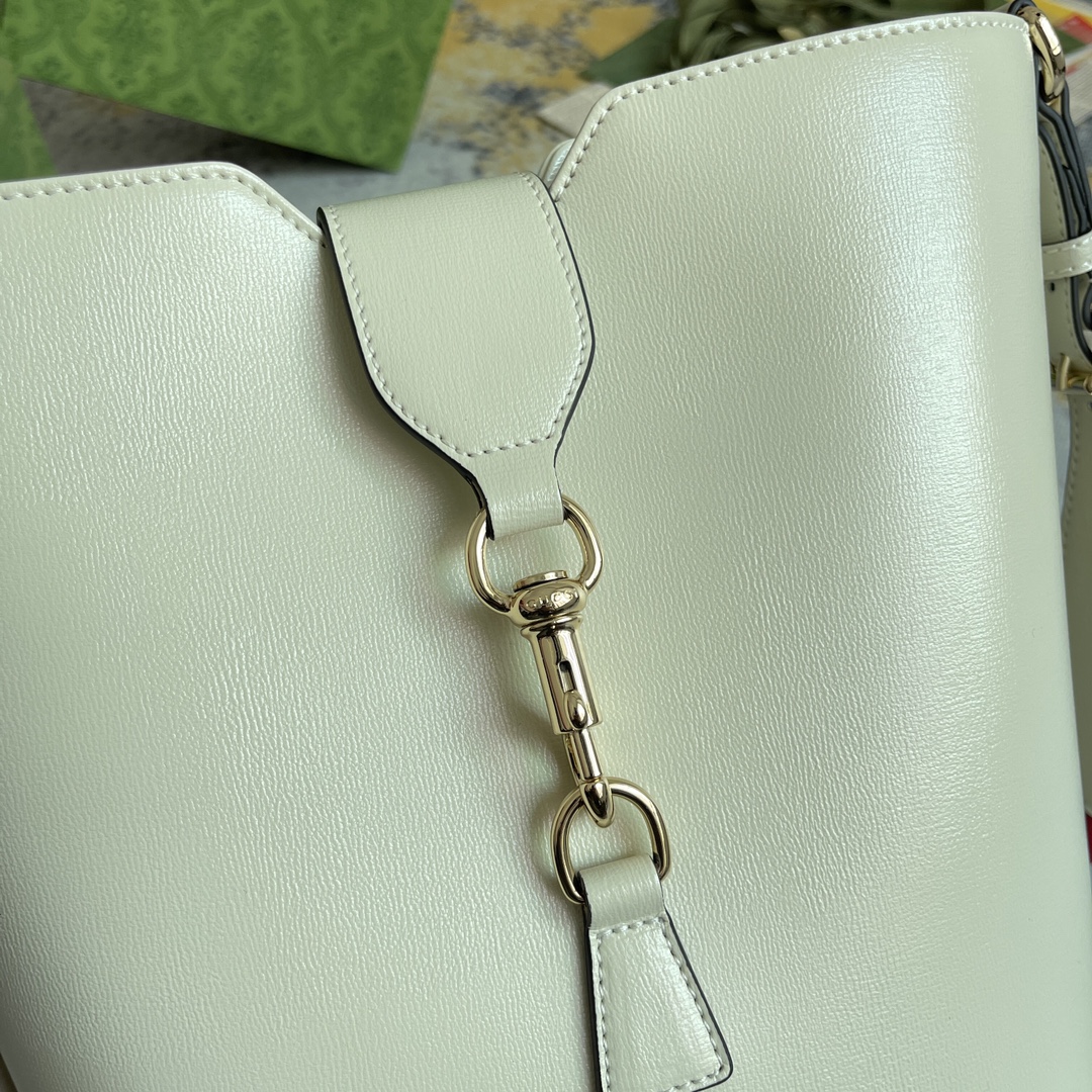 [發]550。  GUCCI新款专柜品质，顶级原单货，实物实拍！款号782904白皮🎈🎈🎈尺寸：宽25.5X高28X侧宽16.5，🎉🎉🎉出货啦！