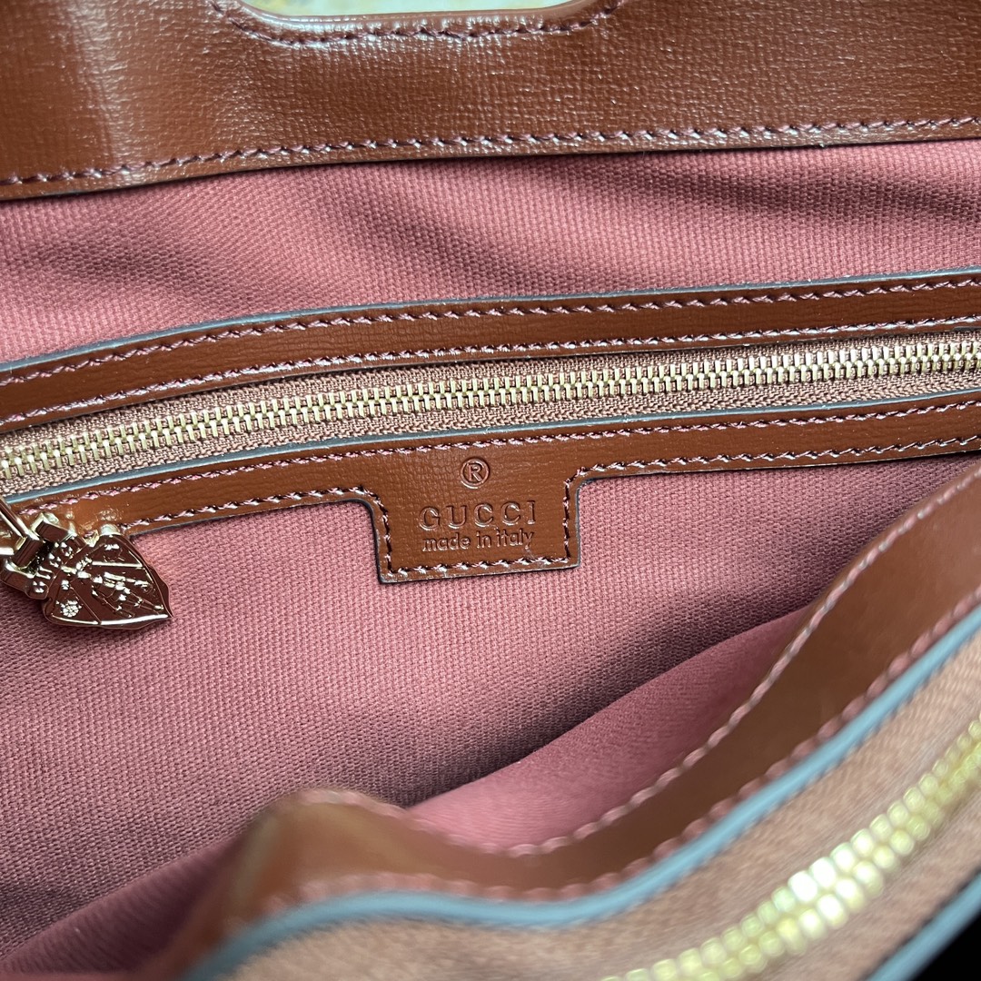 [發]550。  GUCCI新款专柜品质，顶级原单货，实物实拍！款号782904枣红🎈🎈🎈尺寸：宽25.5X高28X侧宽16.5，🎉🎉🎉出货啦！