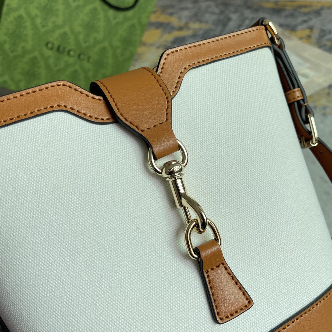 [發]460。  GUCCI新款专柜品质，顶级原单货，实物实拍！款号782908白布棕皮🎈🎈🎈尺寸：宽20.5X高18.5X侧宽12.5，🎉🎉🎉出货啦！