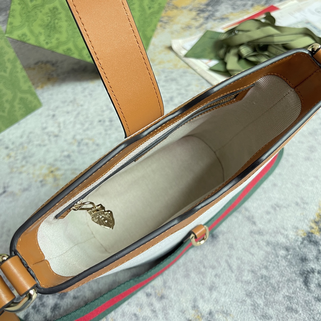 [發]460。  GUCCI新款专柜品质，顶级原单货，实物实拍！款号782908白布棕皮🎈🎈🎈尺寸：宽20.5X高18.5X侧宽12.5，🎉🎉🎉出货啦！