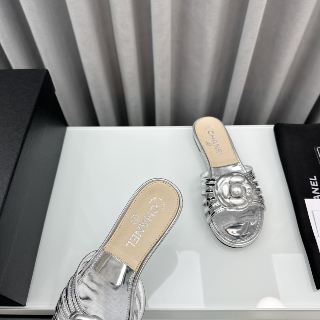 Chanel CHA小香24P春夏新品山茶花凉拖