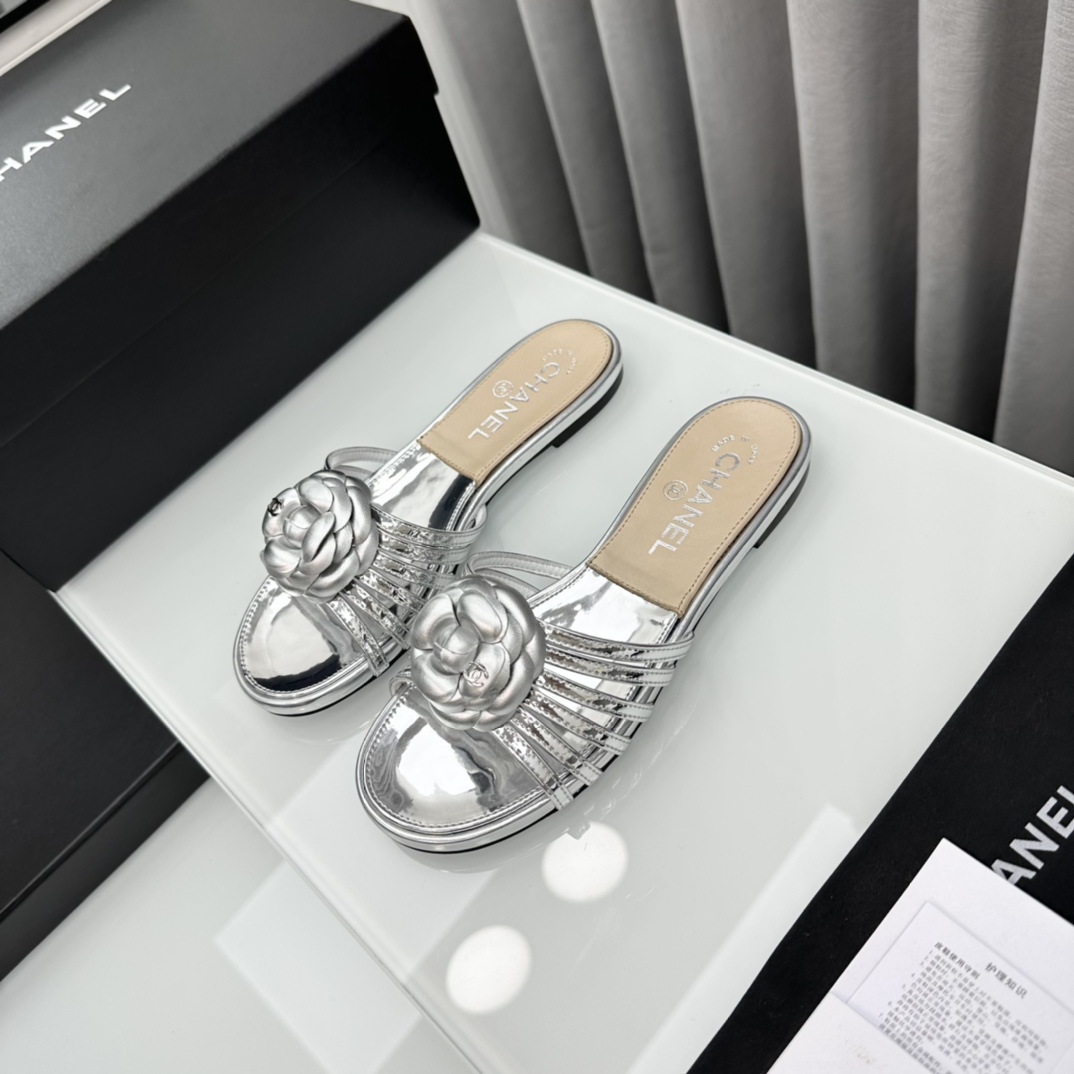 Chanel CHA小香24P春夏新品山茶花凉拖