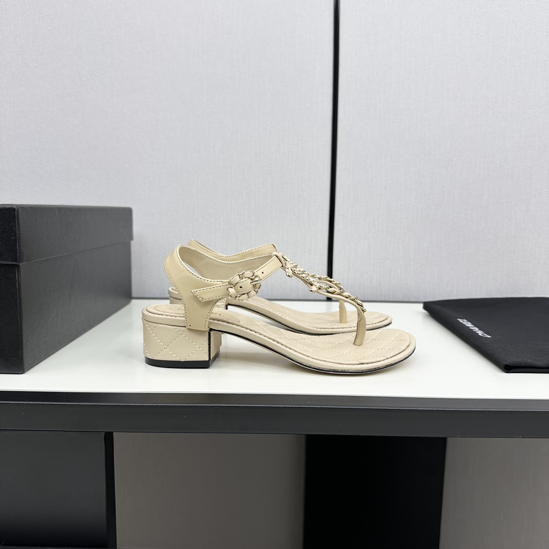 Chanel Schuhe Sandalen Gold Echtleder Schaffell Frühling/Sommer Kollektion Fashion