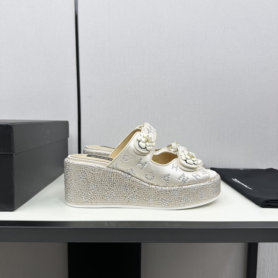 Chanel Schuhe Badelatschen Seide Frühling/Sommer Kollektion