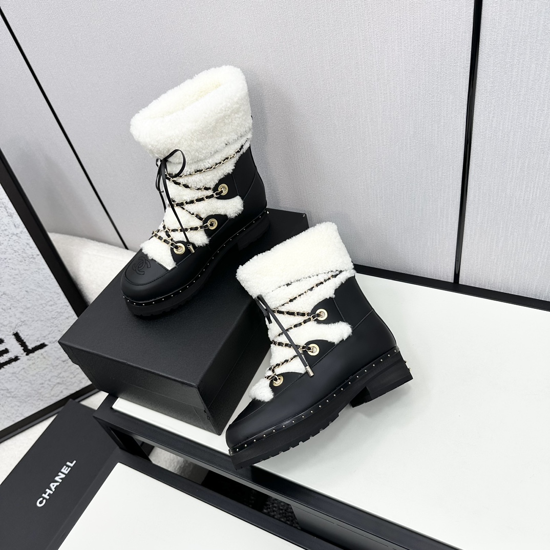 Chanel Classic Luxury Leather Shoe Loafer Ref 5